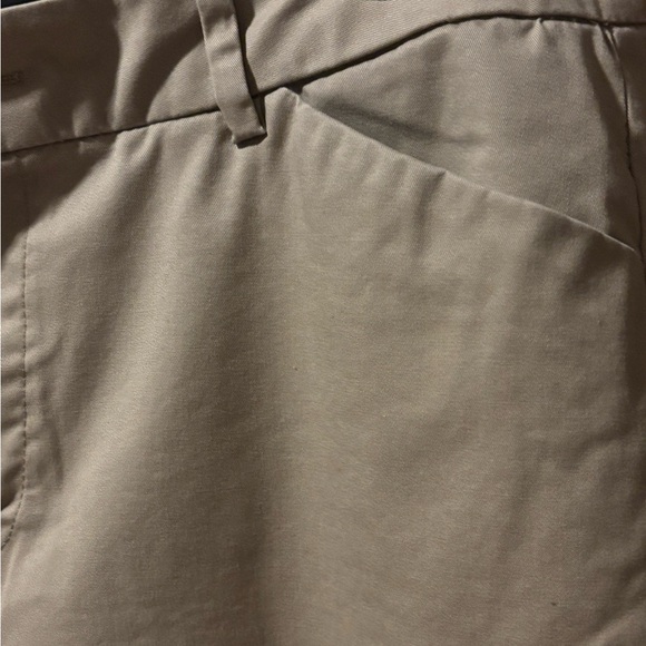 Lee Relaxed Fit, Straight Leg, Mid-rise Pant in Khaki, size 12 - Picture 3 of 7